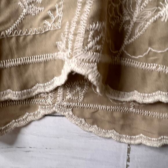 Solitaire Blouse Womens Size Large Beige & Ivory Floral Embroidery Patch Work - Picture 6 of 16